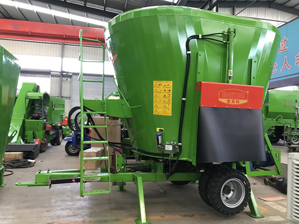 什么是TMR全日粮混合饲料搅拌机