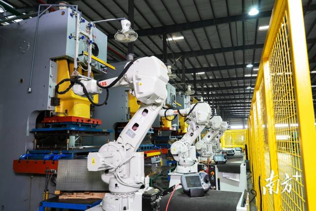 截至去年底，佛山已经有超过四成规上工业企业实现数智化转型。