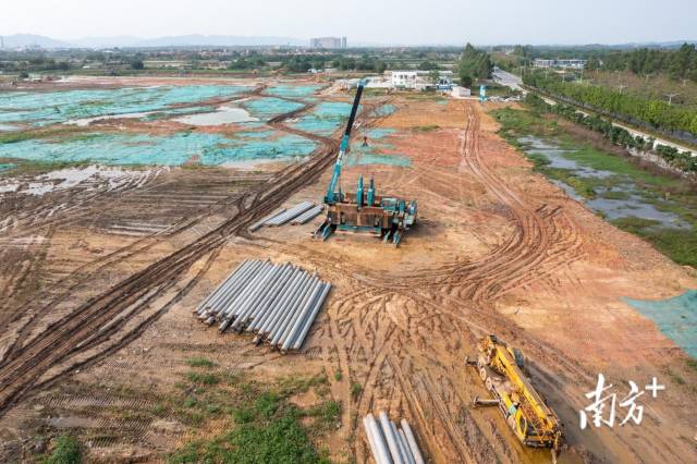 正在加紧建设的何氏水产智慧渔业产业园。