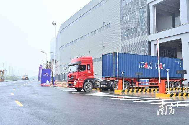 出口货物在佛山国际陆港可以实现一站式通关。受访单位供图