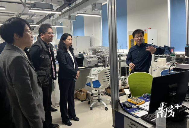 走访清华大学精密仪器系。&nbsp; 南方+ 肖霞 摄