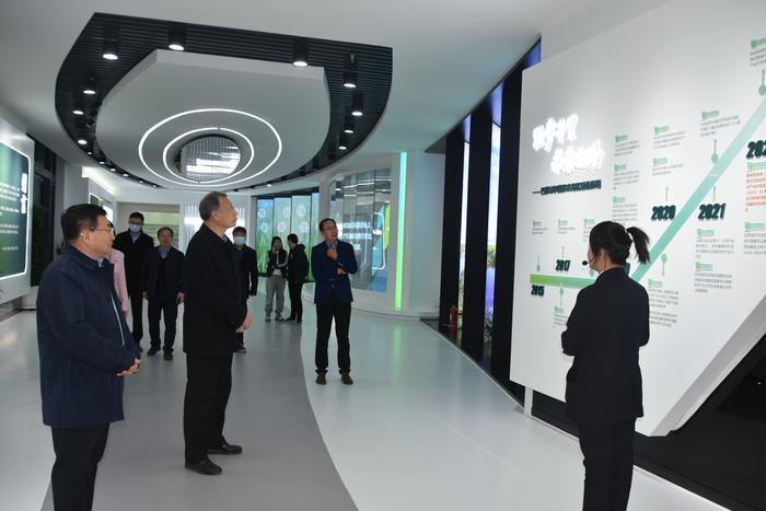 558af6edab8599f8a26399ed247763f