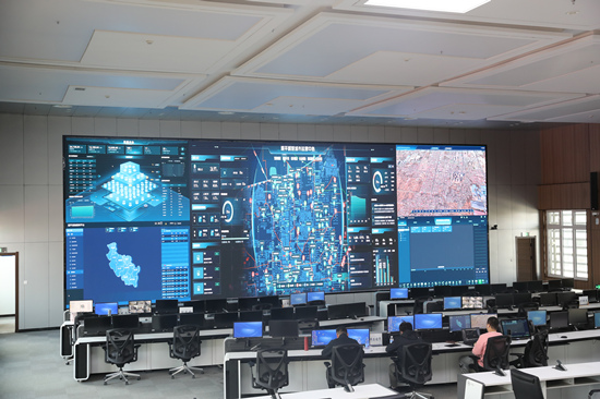 顺平县智慧城市运营中心指挥大厅. 张甜甜摄