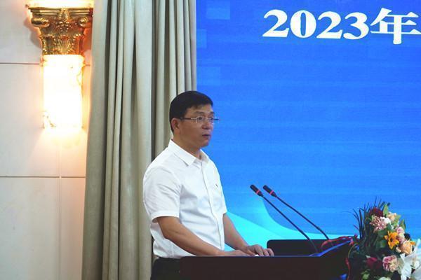 照片 领导致辞_副本.jpg