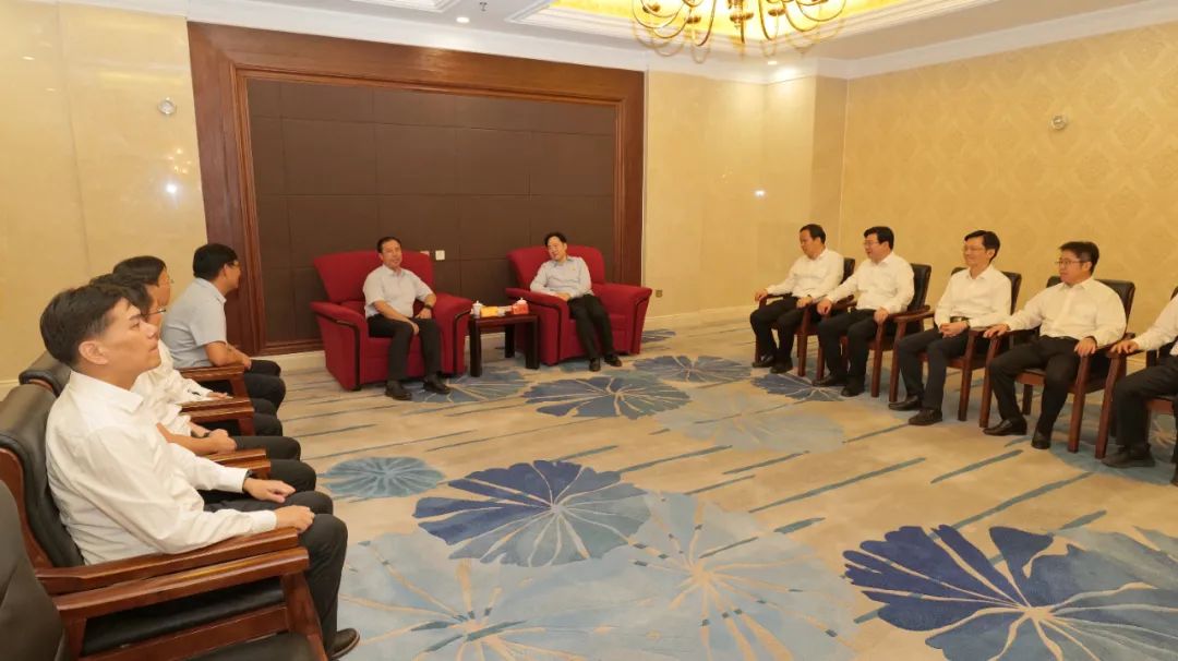 尼勒克县委书记马健,以及新疆克州乌恰县委书记渠宏,县长木塔力甫·塞