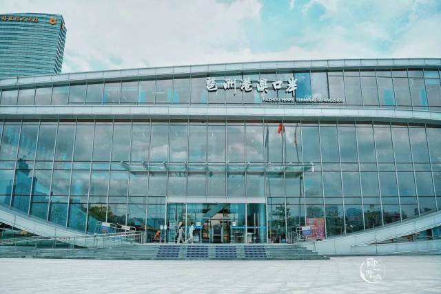 △广州海珠，琶洲港澳口岸，是今天的广州联通大湾区的一个窗口。