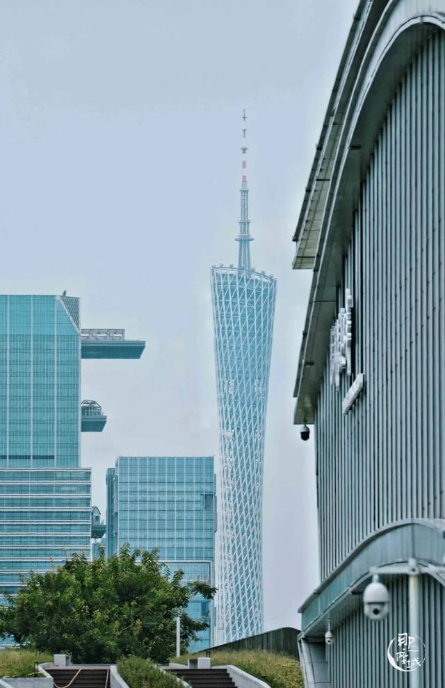 △广州海珠，从高速发展的琶洲CBD看广州塔。