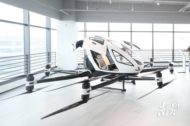 亿航智能EH216- S 型载人无人驾驶航空器。