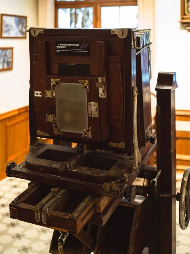 ▲广州华侨博物馆藏大画幅照相机