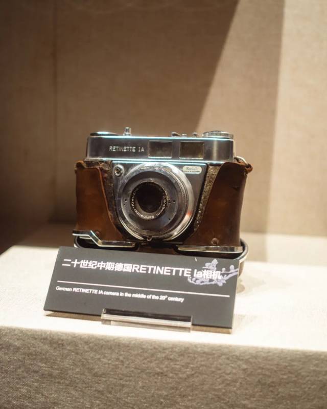 ▲华侨带回国的照相机