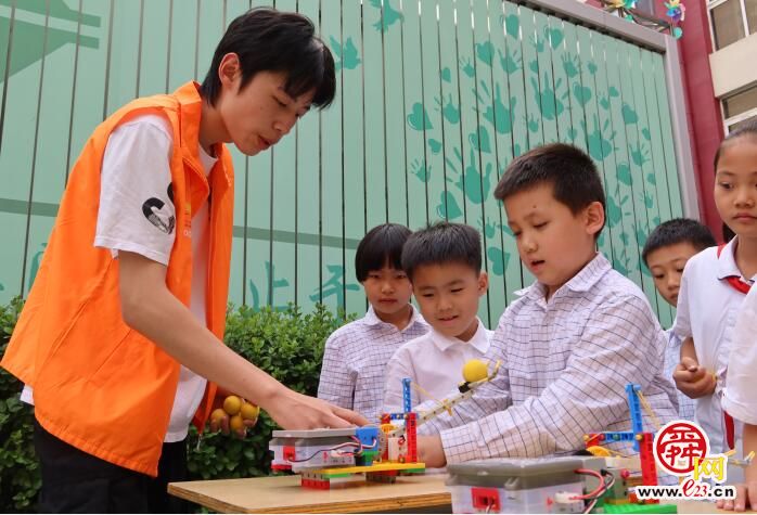 融媒·画像丨抱着“科学”下乡