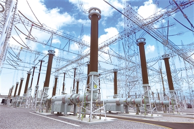 优化配电装置布局,全站采用HGIS设备,悬吊式管型母线。