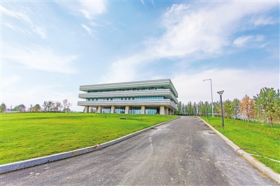     银川市第一再生水厂外景。
    本报见习记者 何婉蓉 摄