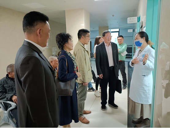 市科技专家团为徐州区域医疗中心建设献智出力1237.png