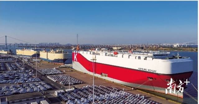 南沙汽车物流岛。