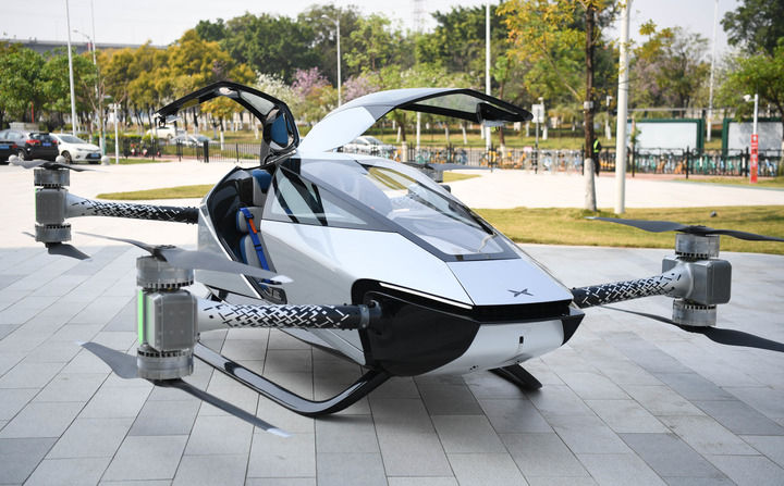 飞行汽车旅航者X2。新华社记者 邓华 摄汽车旅航者X2。新华社记者 邓华 摄