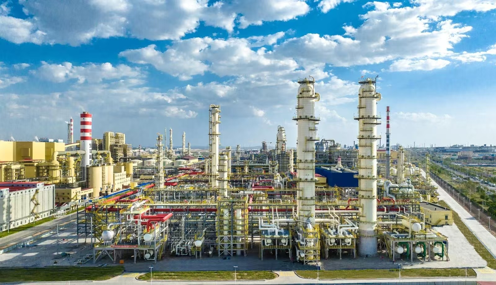 宝丰能源煤制烯烃装置。