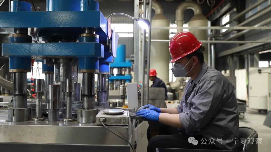 重结晶碳化硅粉体及陶瓷打破国外垄断

北方高科“浴火重生”2.jpg