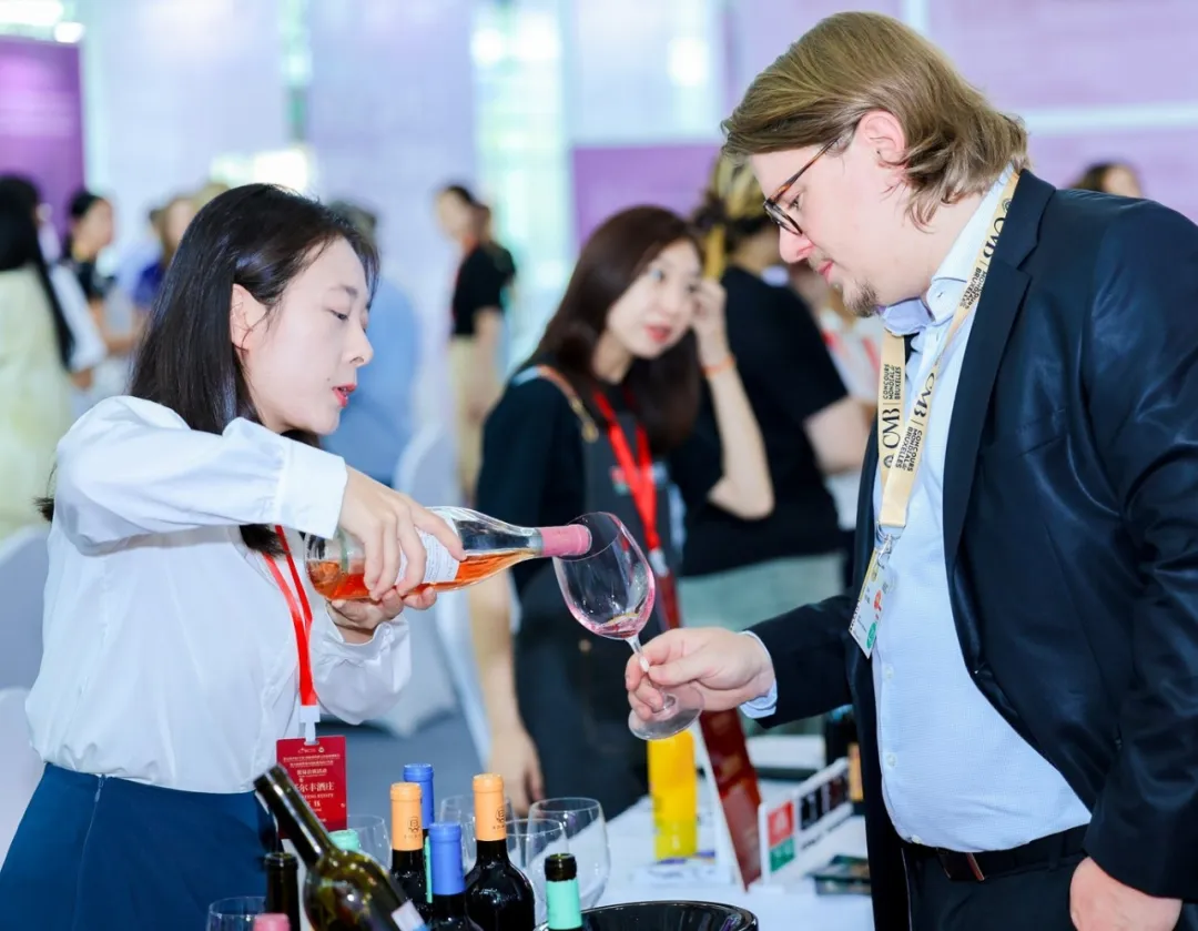 银川65个酒庄选送236款酒参赛.jpg