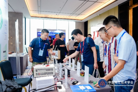 10稿-2025电机系统及其控制学科与产业大会在杭州成功举办2319.png