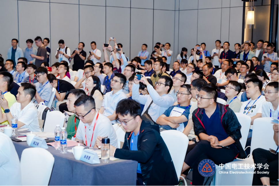 10稿-2025电机系统及其控制学科与产业大会在杭州成功举办940.png